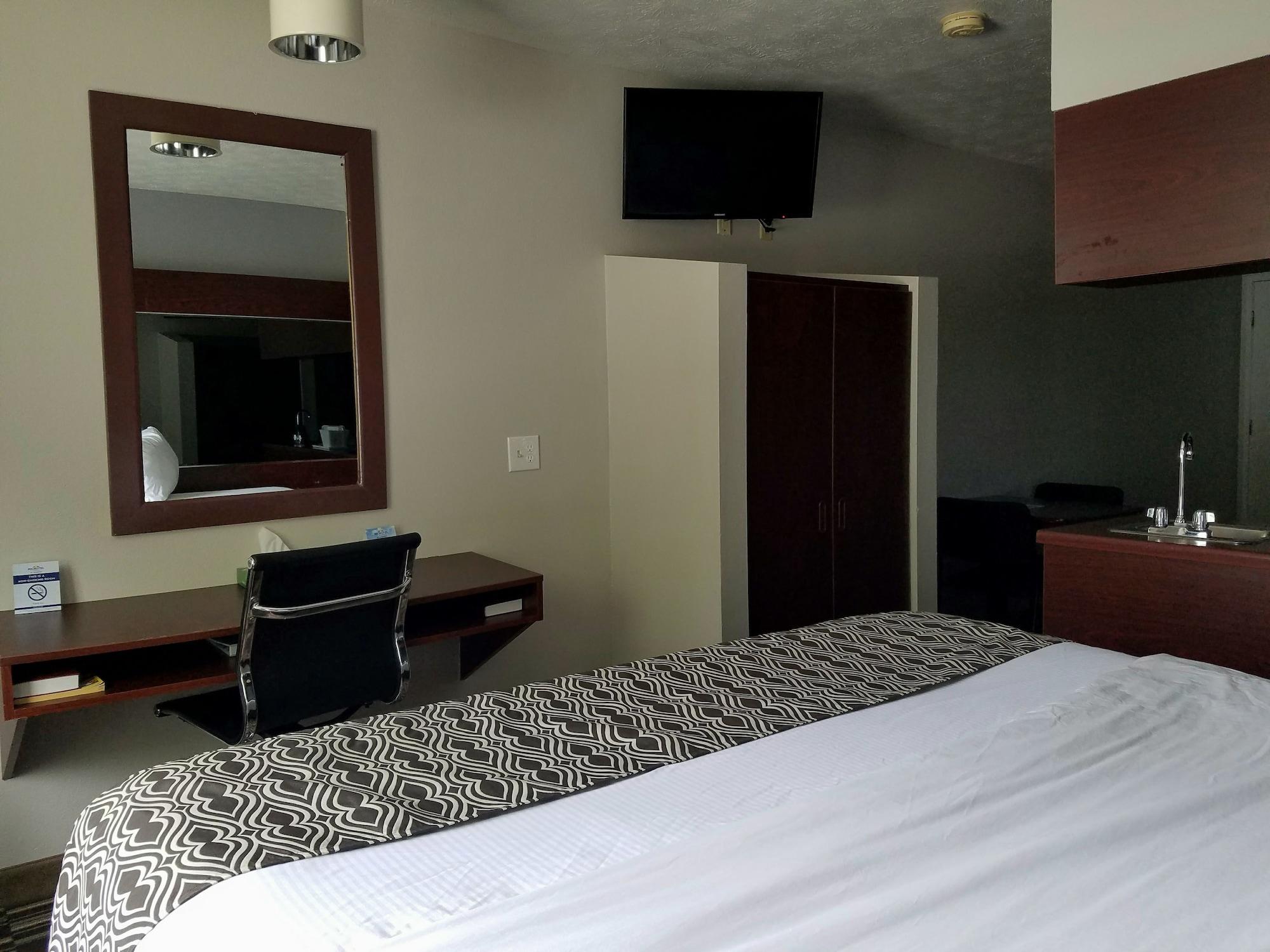 Microtel & By Wyndham London