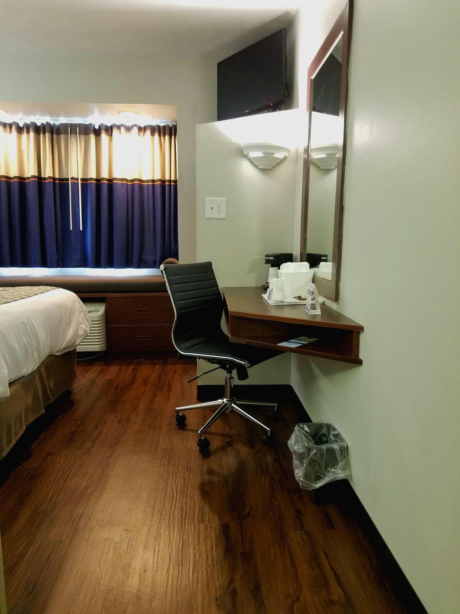 Microtel & By Wyndham London