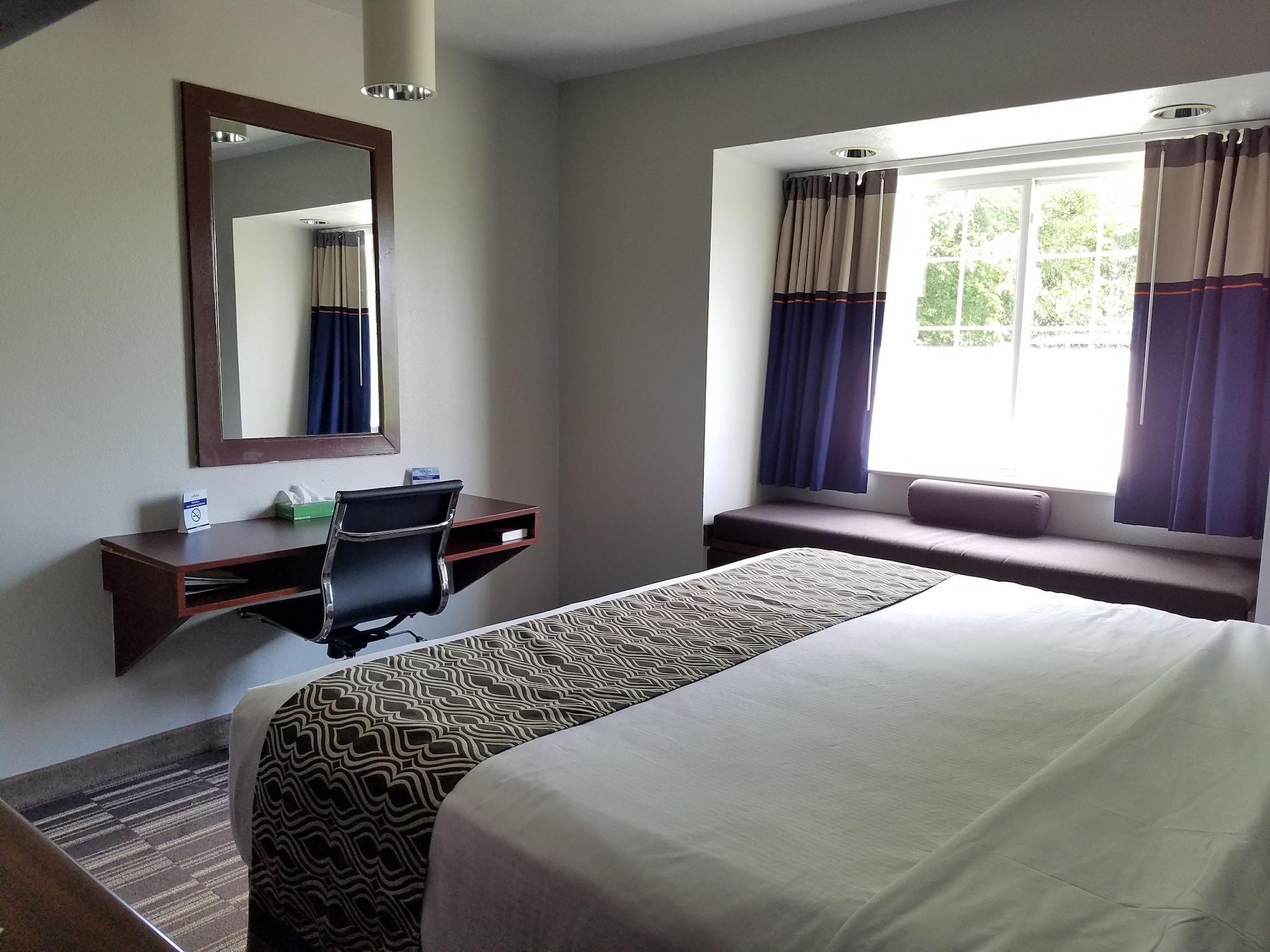Microtel & By Wyndham Hotel London