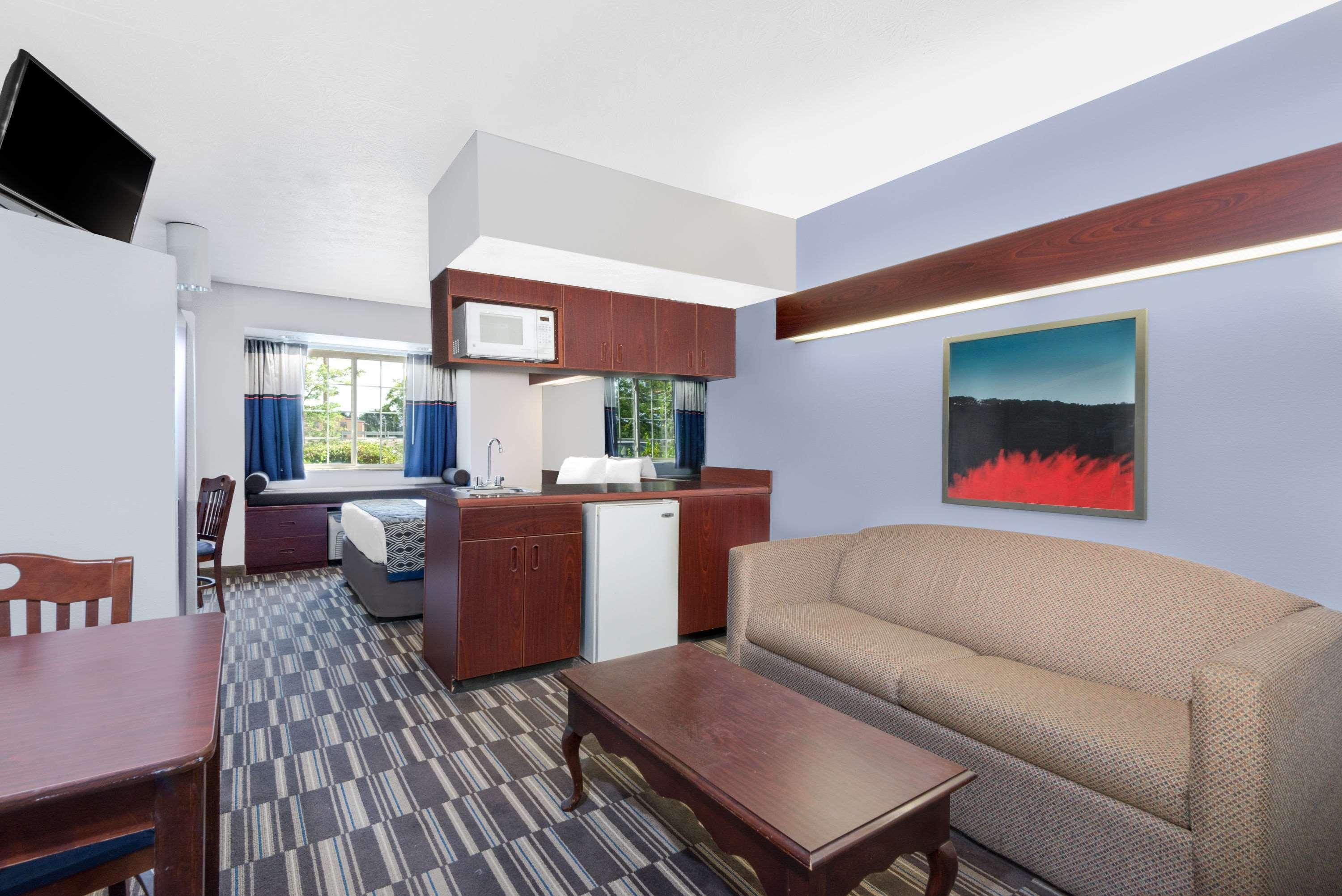 Microtel & By Wyndham Hotel 4*