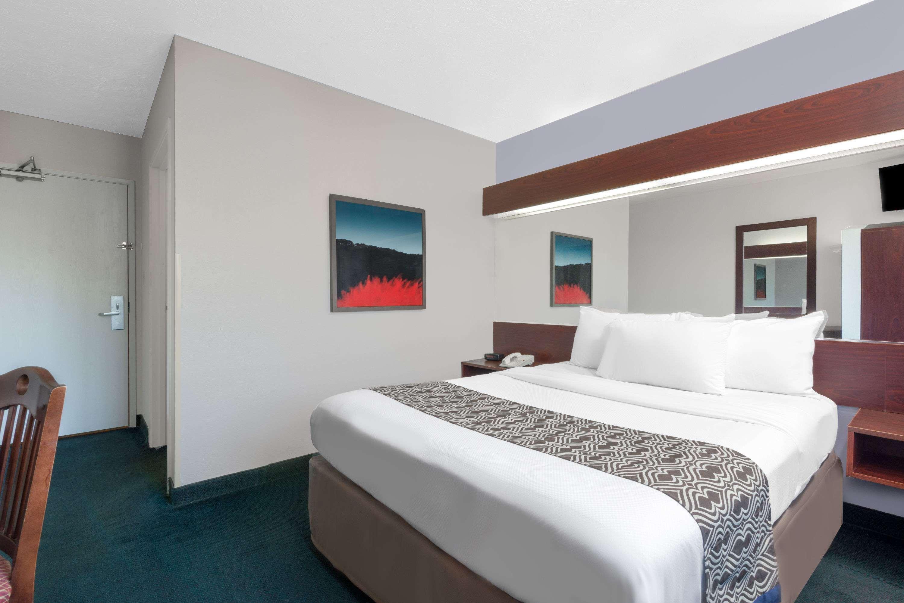 Microtel & By Wyndham London