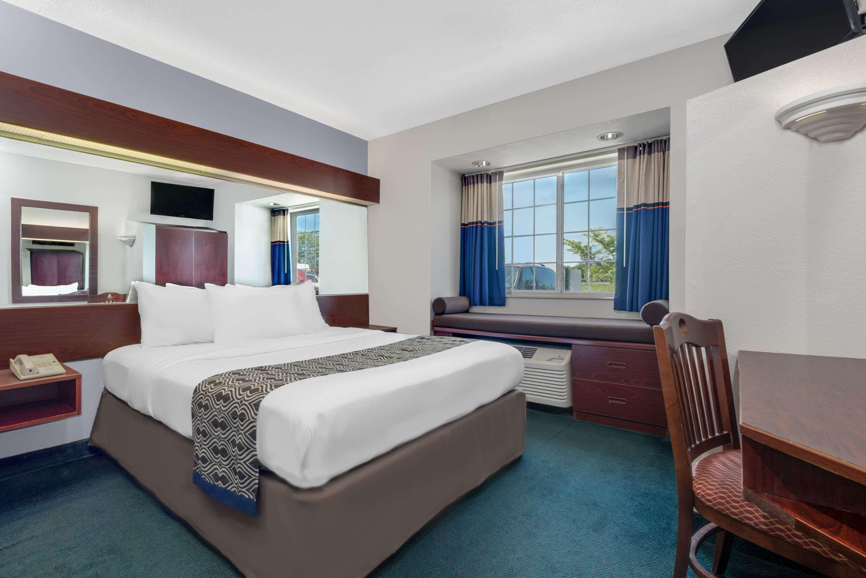 Microtel & By Wyndham London