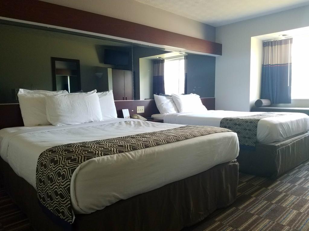 Hotel Microtel & By Wyndham